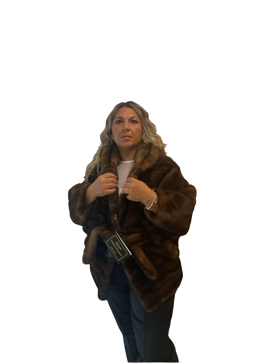 Mantella di visone con cappuccio e cintura