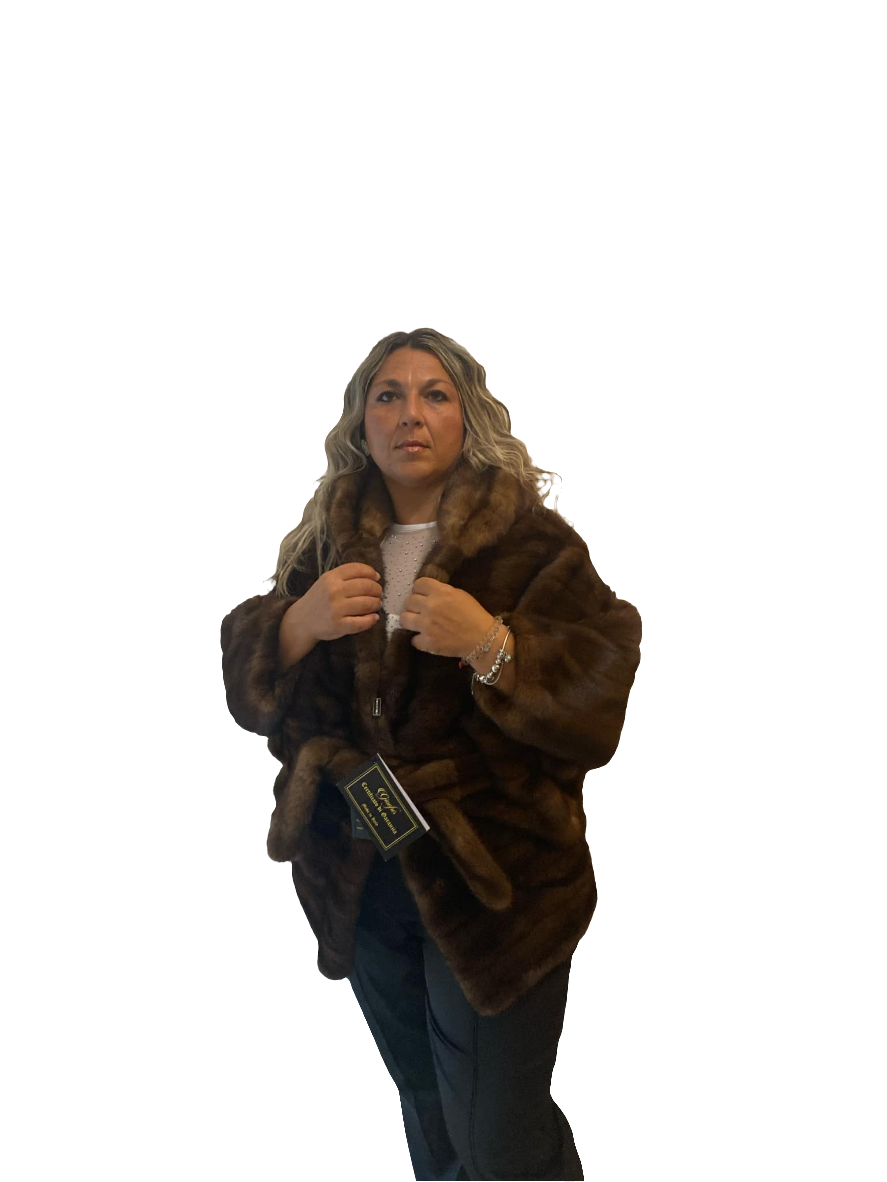 Mantella di visone con cappuccio e cintura